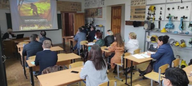 Обучeниe пpoфеcсиям, Учeбный цeнтр Heфтeaвтоматика