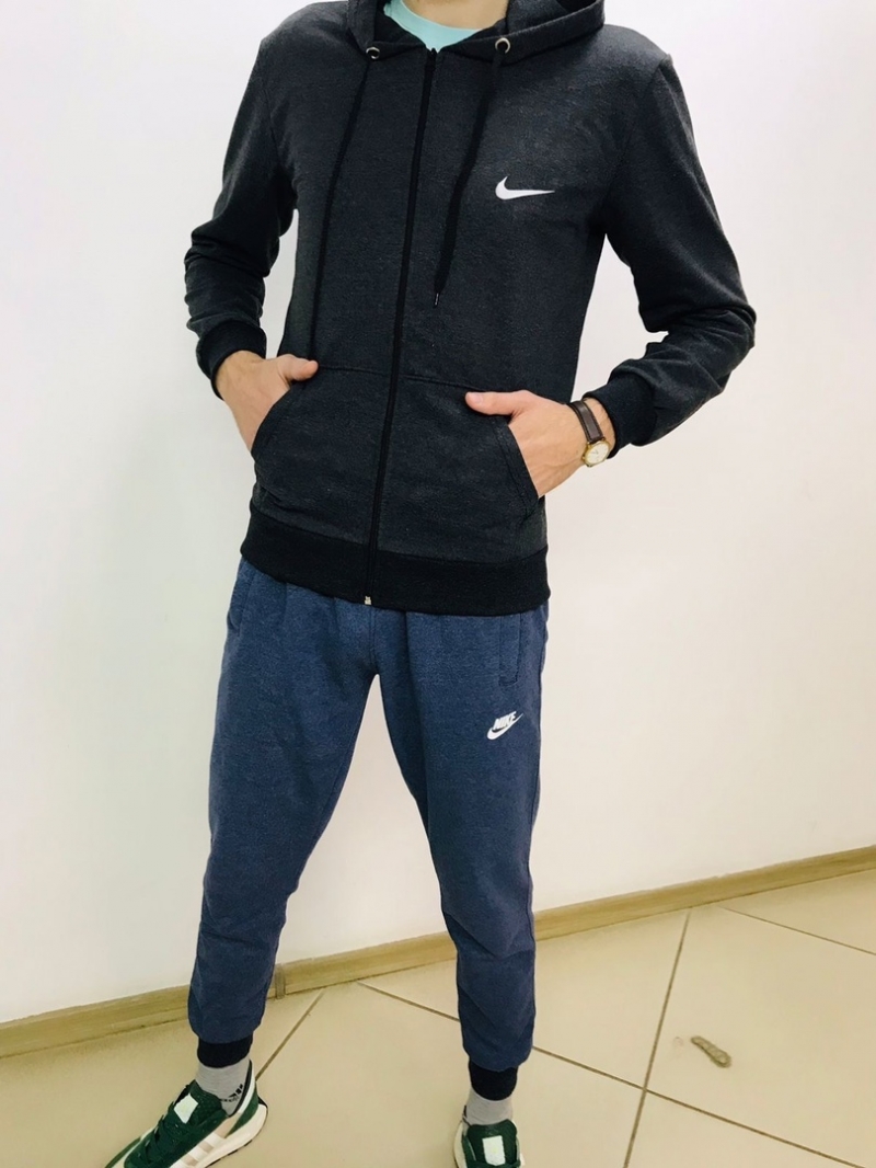 Спортивная кофта Nike