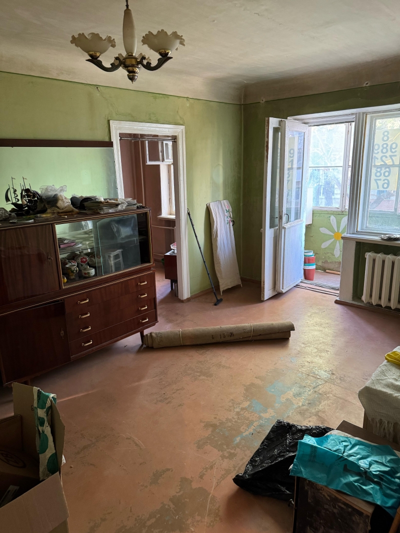Продам трхкомнатную квартиру в Александровке, рядом с поликлиникой